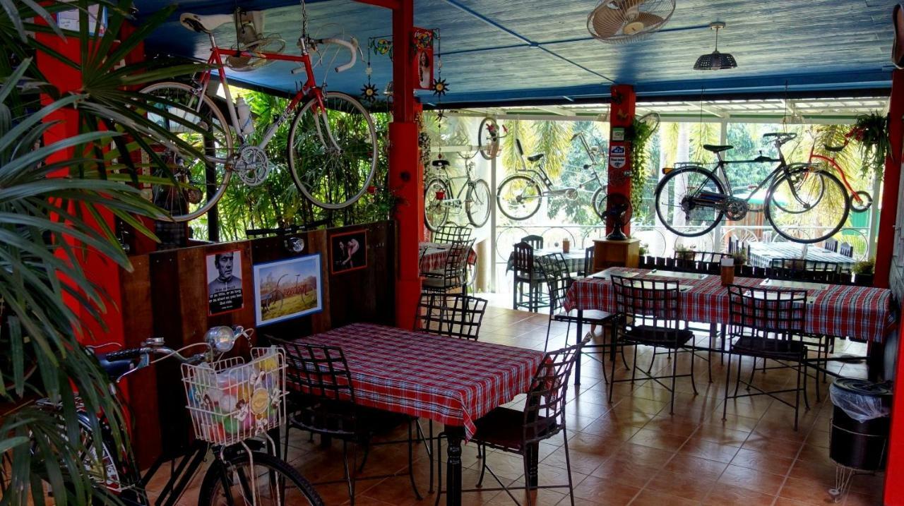 Swiss Ticino Guesthouse & Restaurant Mae Wang Zewnętrze zdjęcie